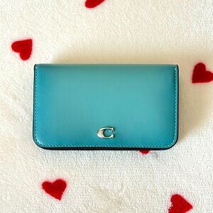 NWT - Coach Essential Slim Card Case